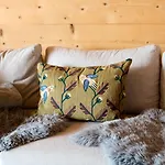 Mountains & Boutique *