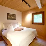 Mountains & Boutique