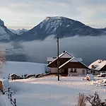 Mountains & Boutique *