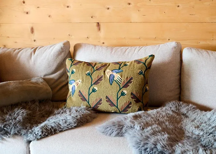 Mountains & Boutique *