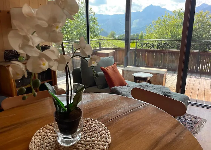 Mountains & Boutique